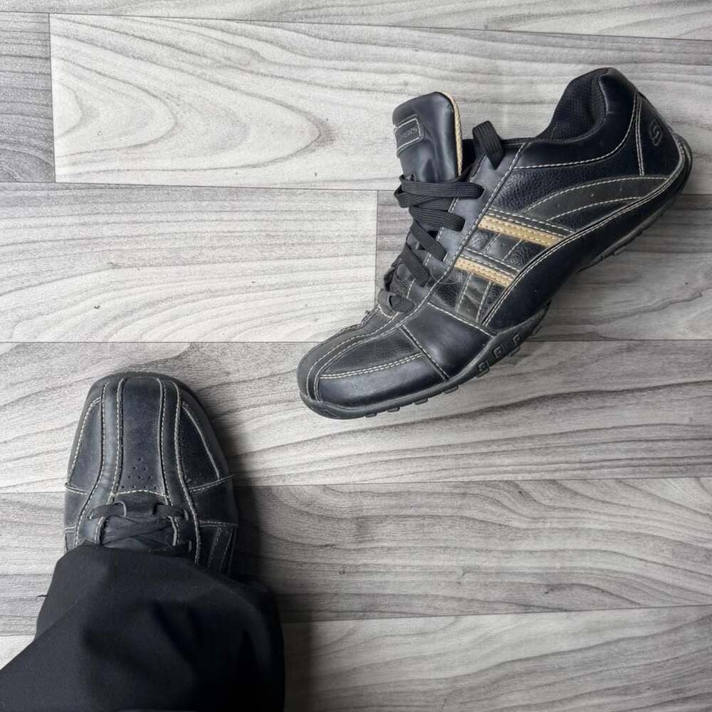 Skechers SN 64455 Black Leather Striped Sneakers Size 8